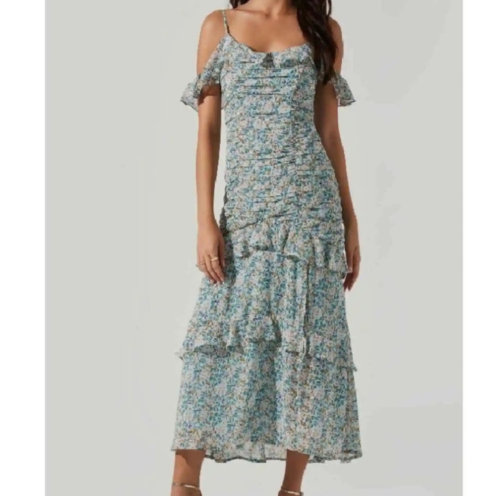 ASTR the Label Daisy Dell Floral Ruffle Cold Shoulder Midi Dress🍀🍀